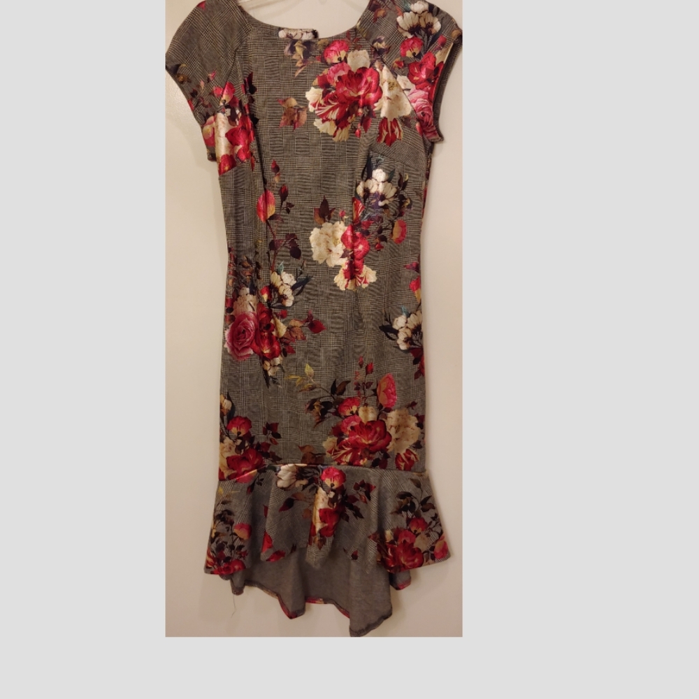 Floral Elegant dinner dress by ECI NY.